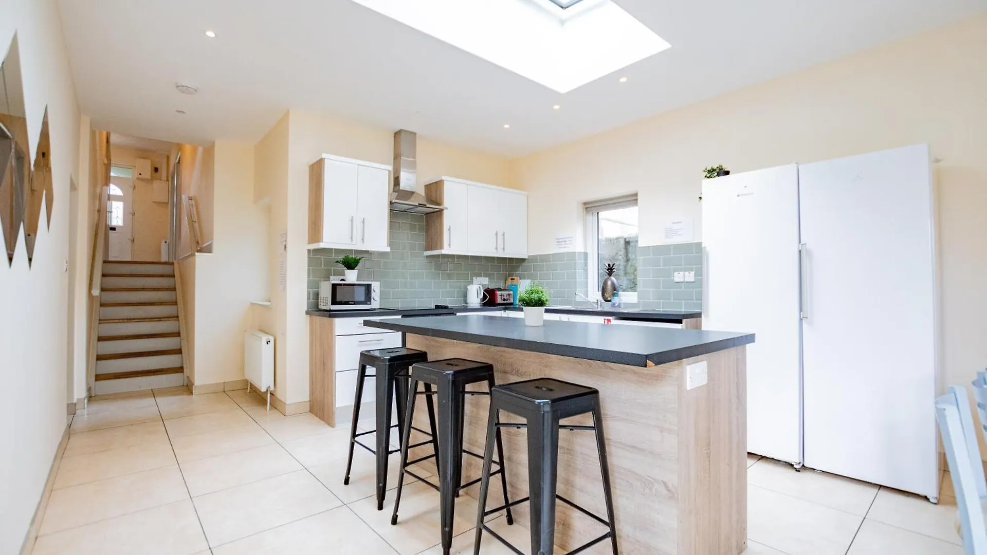 Villa Large Modern House, Sleeps 17 With Parking Galway 0*,